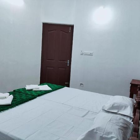 Palmy Residency Appartement Alappuzha Buitenkant foto